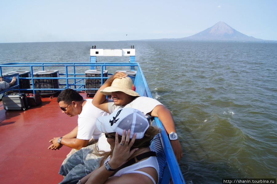 На пароме Остров Ометепе, Никарагуа