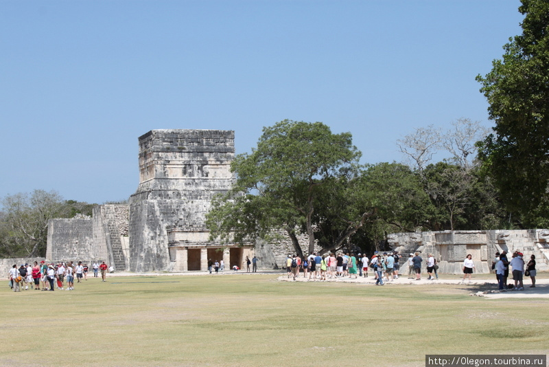 Территория древнего города Чичен Ицы занимает около 83 га Чичен-Ица город майя, Мексика