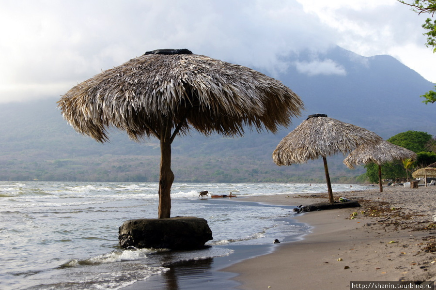 Пляж Санто-Доминго Остров Ометепе, Никарагуа