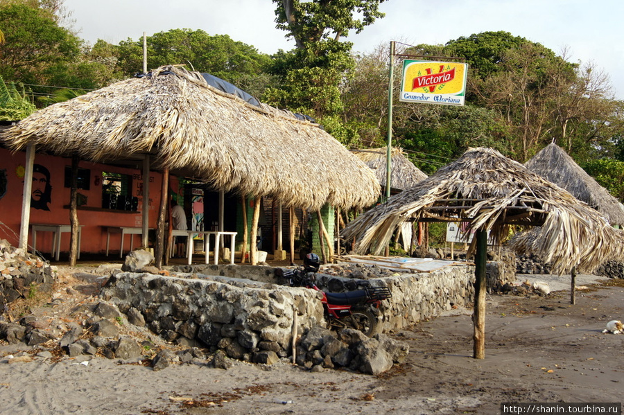 Кафе на пляже Санто-Доминго Остров Ометепе, Никарагуа