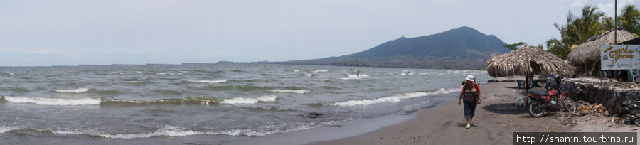 Пляж Санто-Доминго на берегу озера Никарагуа Остров Ометепе, Никарагуа