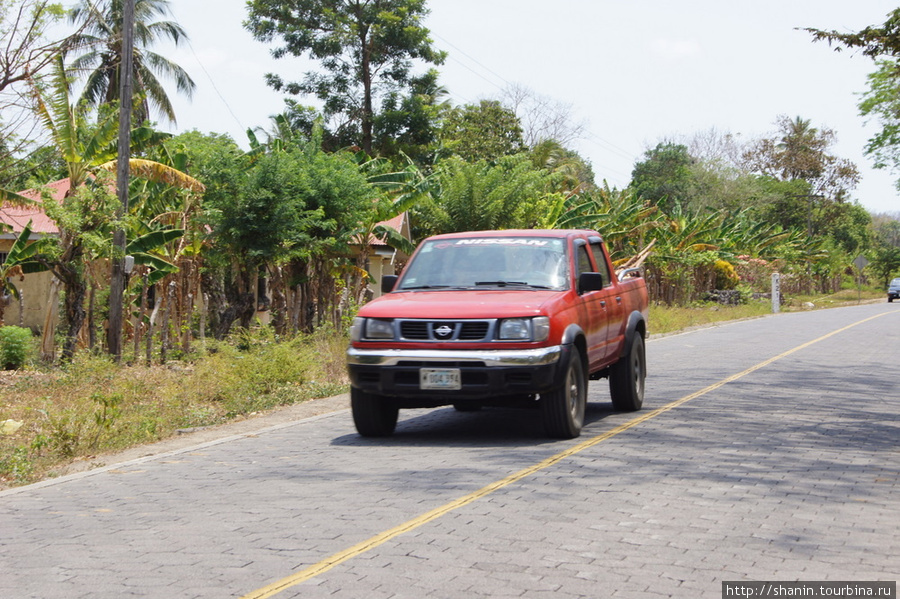 Джип на дороге Остров Ометепе, Никарагуа