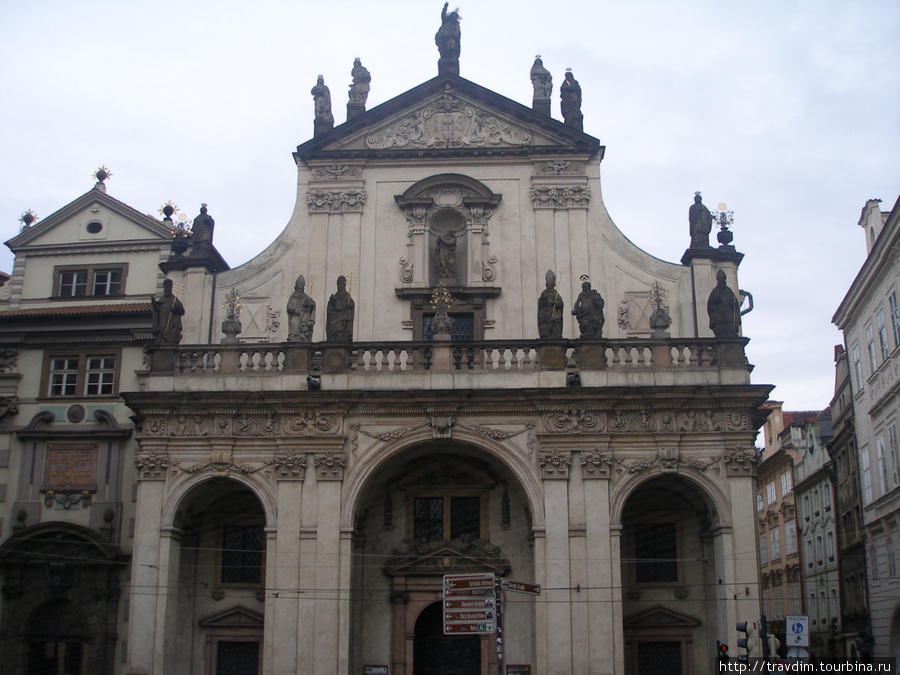 Церковь Святого Спасителя на Кржижовницкой площади. Прага, Чехия