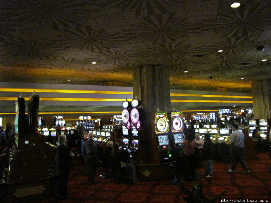 Игровой зал в MGM Лас-Вегас, CША