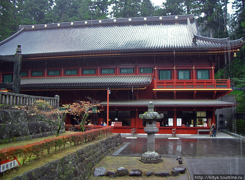 В храме Риннодзи Никко, Япония