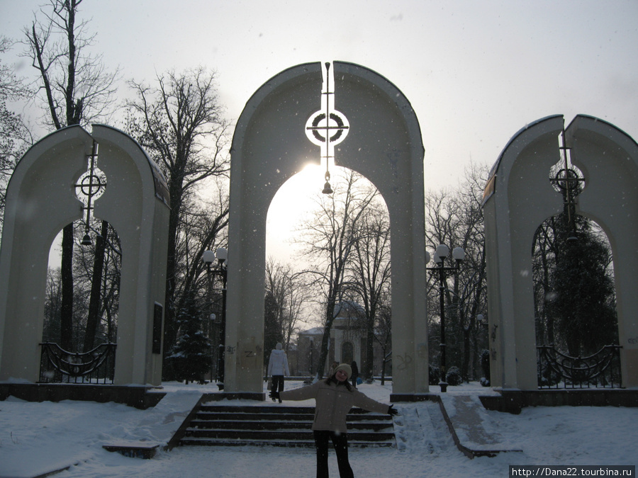 Мрачненьки арочке в духе Западной Украины Ивано-Франковск, Украина