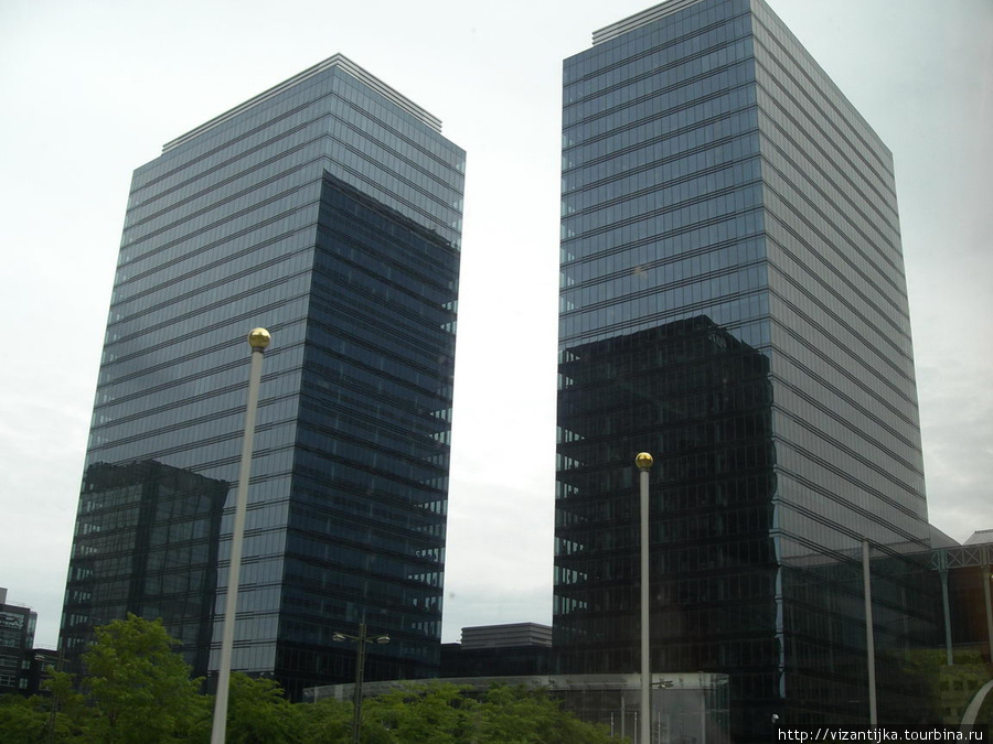 Современные здания в новом квартале. Брюссель, Бельгия