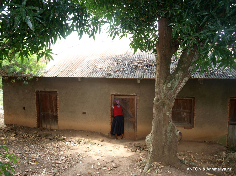 Захоронения находятся в этом доме Мбале, Уганда