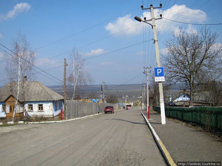 спуск к крепости Хотин, Украина