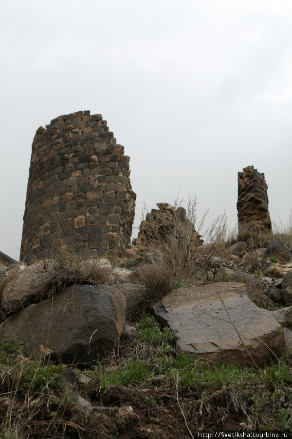 Амберд — одинокая крепость в пустынном краю Амберд, Армения