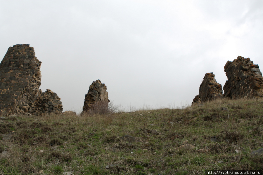 Амберд — одинокая крепость в пустынном краю Амберд, Армения