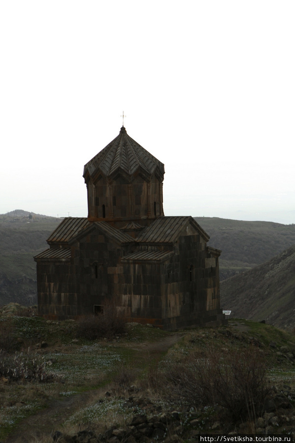 Амберд — одинокая крепость в пустынном краю Амберд, Армения