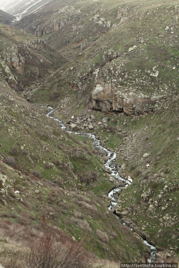 Амберд — одинокая крепость в пустынном краю Амберд, Армения