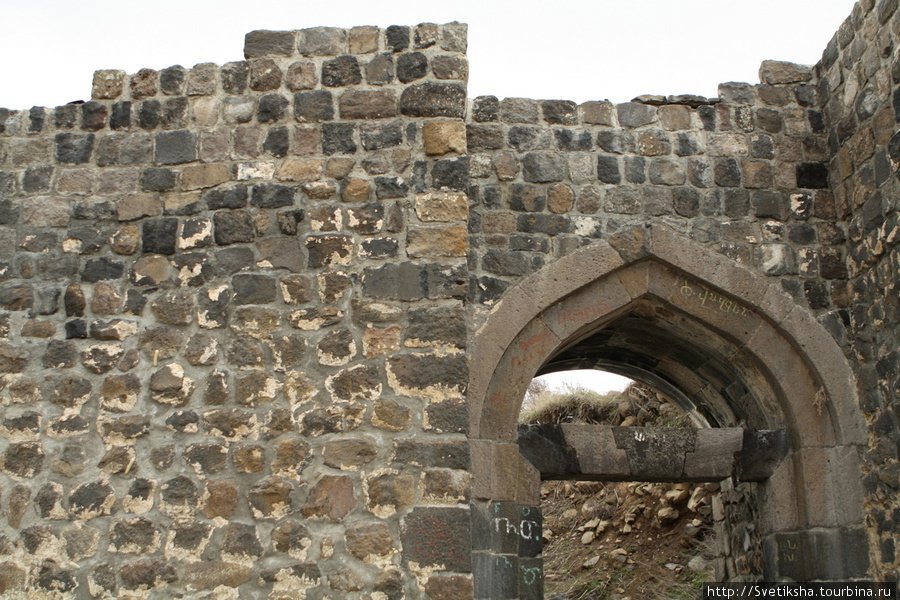 Амберд — одинокая крепость в пустынном краю Амберд, Армения