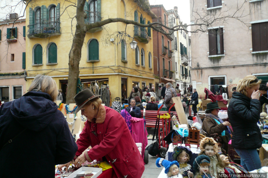 Блошинный рынок в Венеции Венеция, Италия