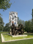 Скульптура современного искусства в парке Цитадель.