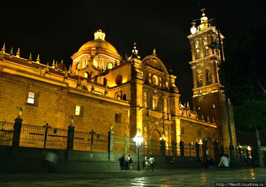 Центральный собор в Пуэбле Пуэбла, Мексика