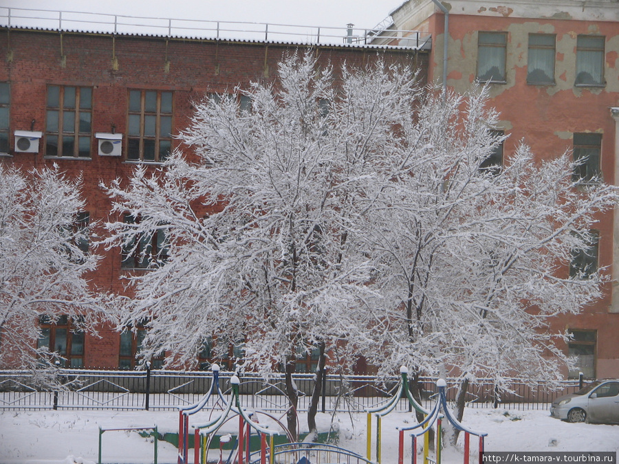 обычный двор обычной зимой Кемерово, Россия