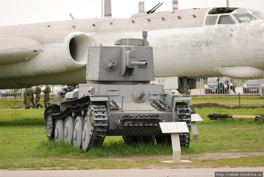 Чешский танк 30-х годов прошлого века Тольятти, Россия
