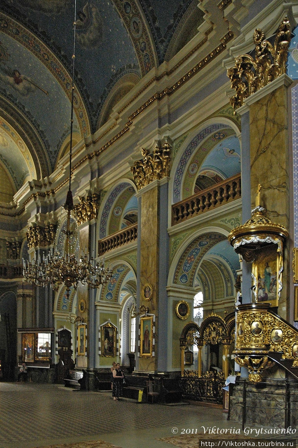 г. Львов, Украина. Интерьер внутри Армянского собора