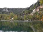 Чистейшее и бездонное горное озеро в Skalne miasto, Польша-Чехия
