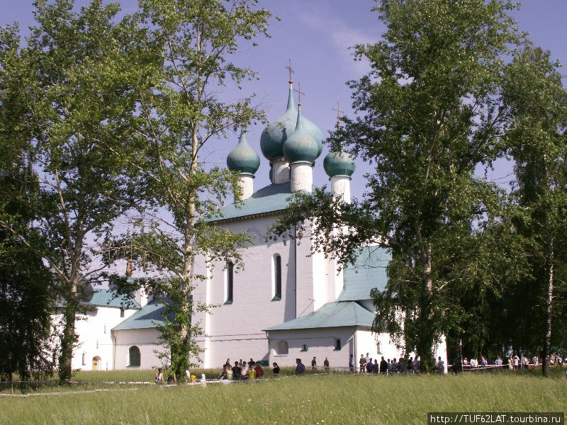 Здесь была открыта небольшая фотовыставка, рассказывающая об истории Куликовской битвы. Монастырщино (Куликово поле), Россия