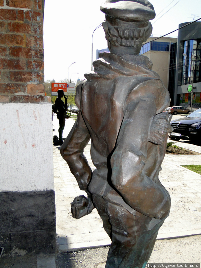 Памятник Остапу Бендеру и Кисе Воробьянинову Екатеринбург, Россия