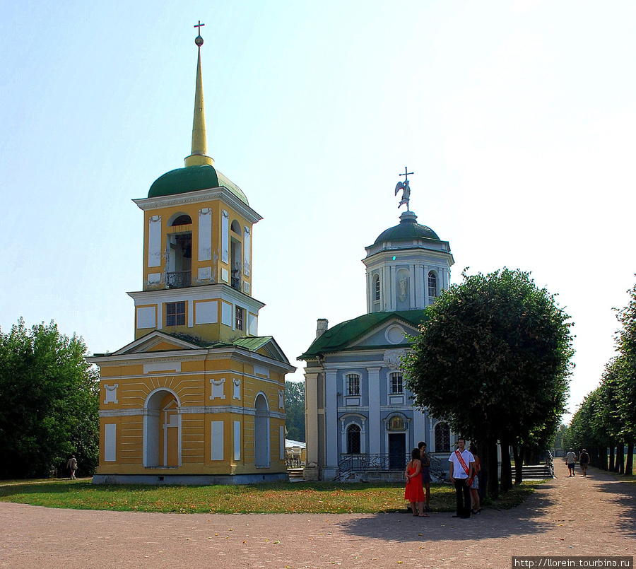 Церковь и колокольня. Москва, Россия