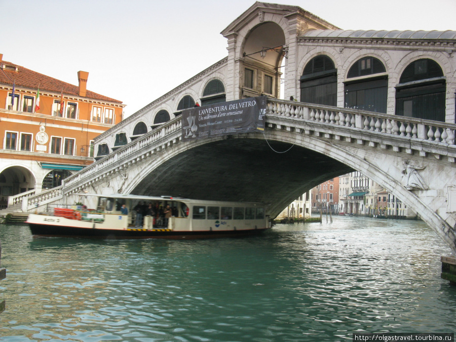 Одинокий мост Риалто. Венеция, Италия