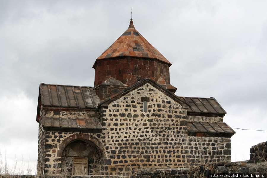 Севанаванк — монастырь на озере Севан Севан, Армения