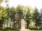 Памятник С.Кирову у ж/д вокзала