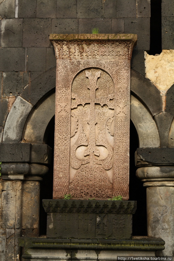 Санаин — монастырский комплекс из списка ЮНЕСКО Санаин, Армения