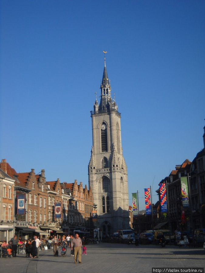 Стержень площади Турнэ, Бельгия