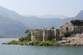 На Скадарском озере. Руины старой тюрьмы — местный Алькатрас.