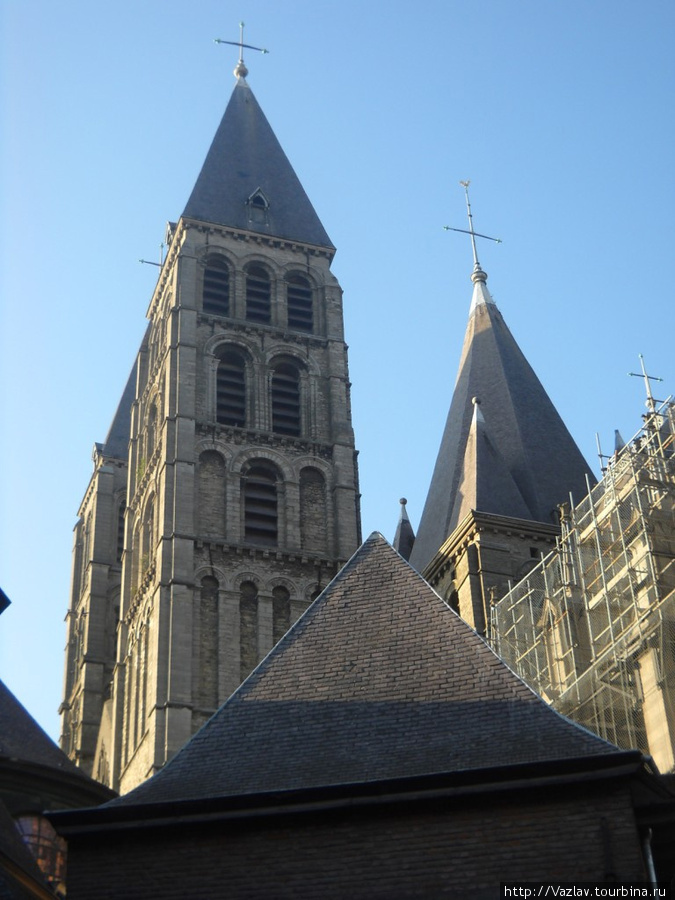 Массивные башни Турнэ, Бельгия