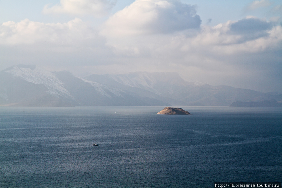 Остров Акдамар (озеро Ван, Турция)