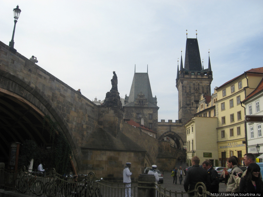 Вид на Градчаны (старый город Праги) от Карлова моста Прага, Чехия