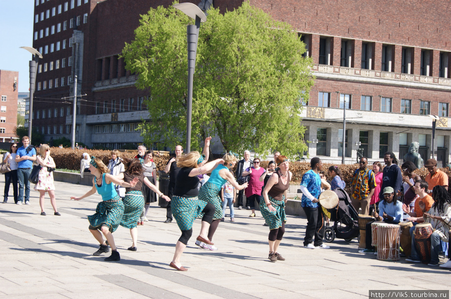 Танцы на Raohusplasse Осло, Норвегия