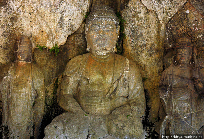 Каменные будды Усуки Усуки, Япония