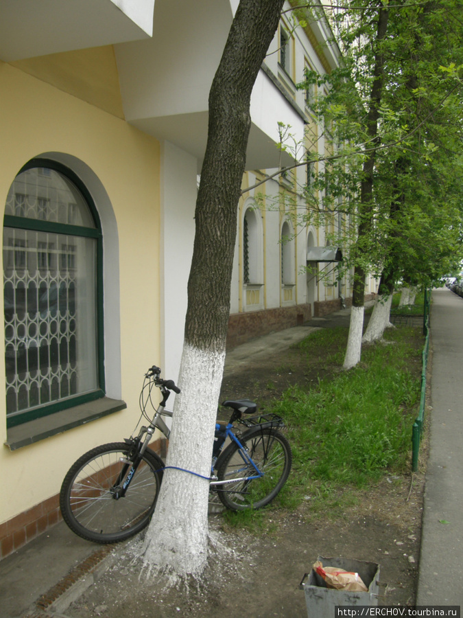 Велосипед могут украсть даже возле входа в тюрьму!!!! Москва, Россия