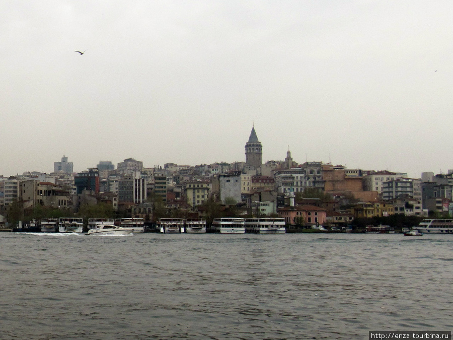 На пароме по Золотому Рогу Стамбул, Турция