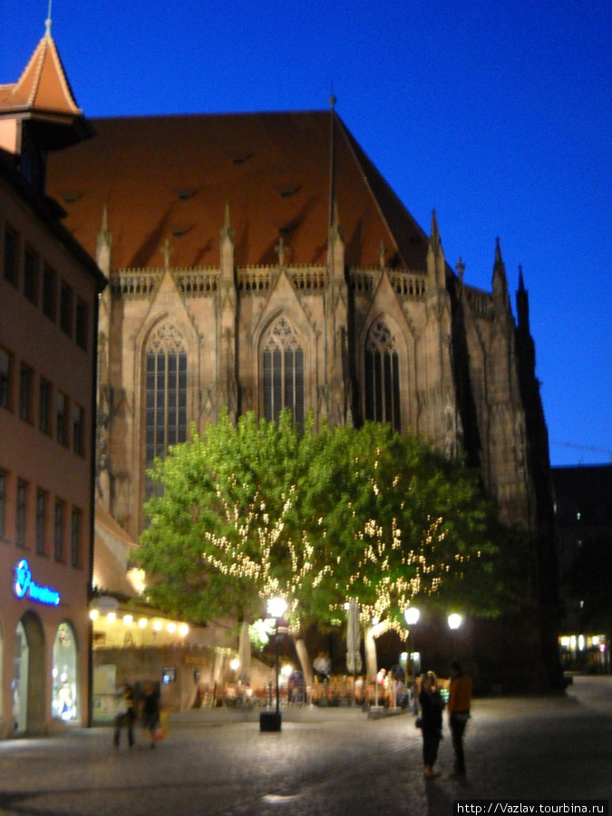 Боковой фасад собора Нюрнберг, Германия
