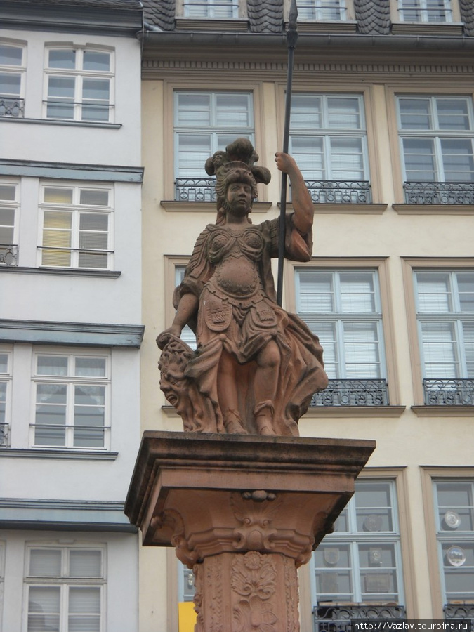 Статуя богини Франкфурт-на-Майне, Германия