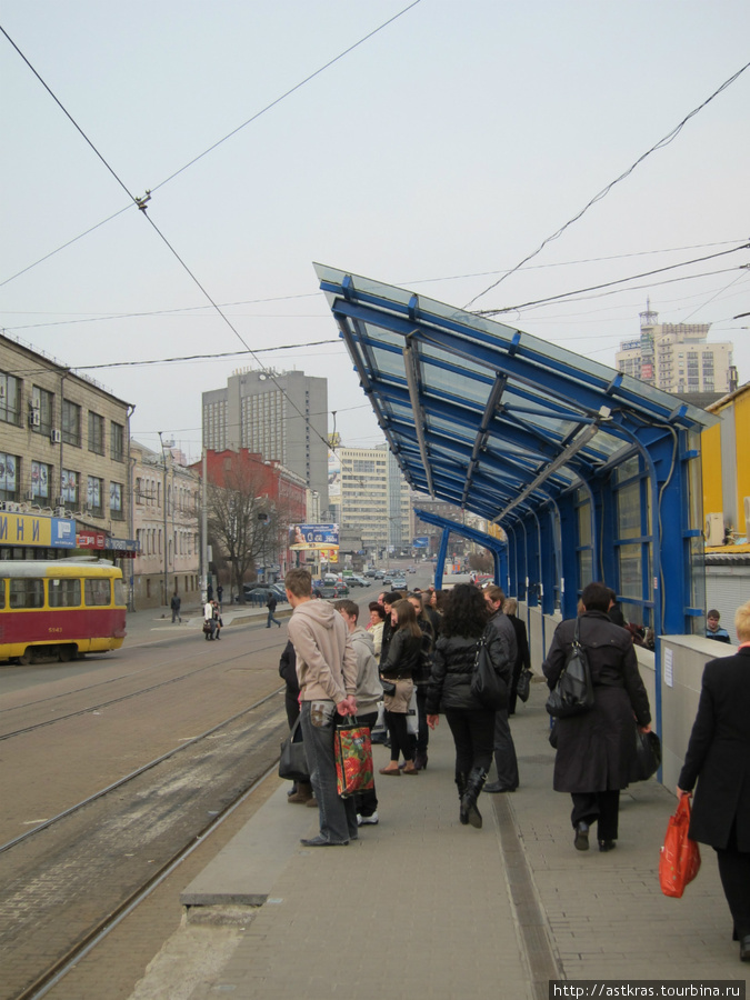 Киевский скоростной трамвай — станция «улица Старовокзальная» Киев, Украина