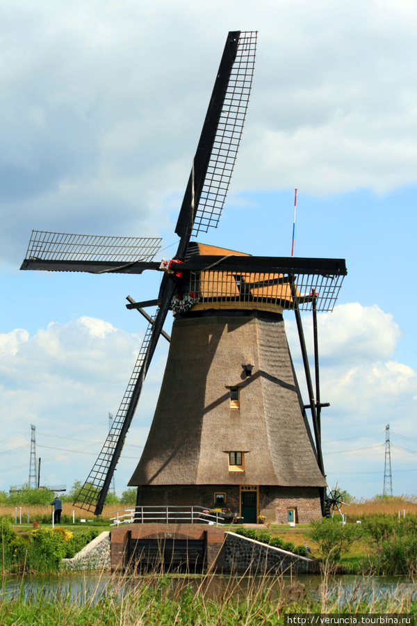 Старая мельница крутится, вертится Киндердейк, Нидерланды
