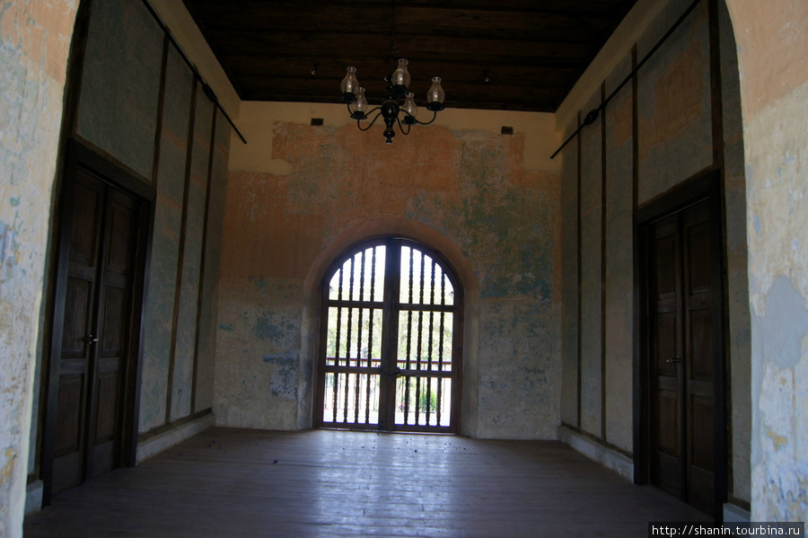 В одном из залов дворца — на втором этаже Антигуа, Гватемала