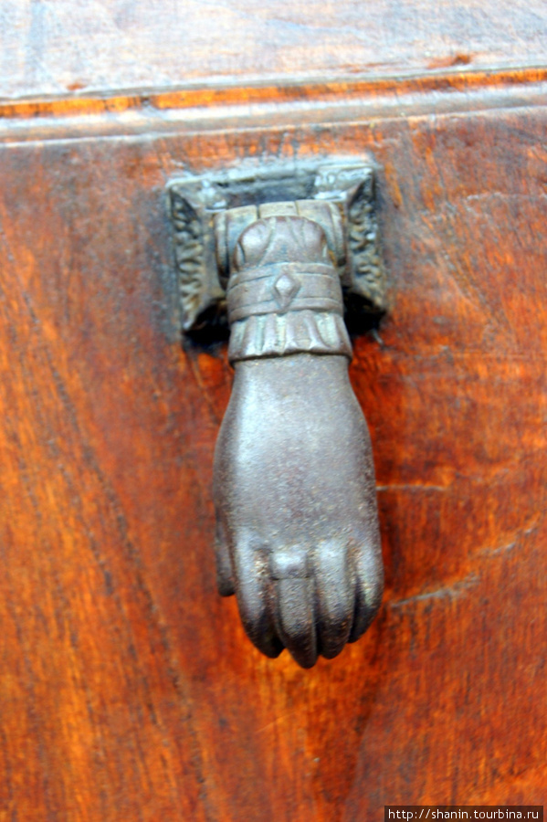 Дверная ручка в форме руки Антигуа, Гватемала