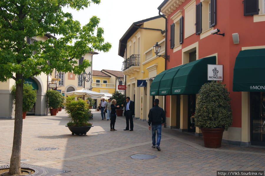 Serravalle Outlet Пьемонт, Италия