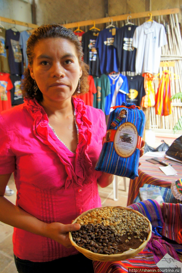Продавщица кофе Антигуа, Гватемала