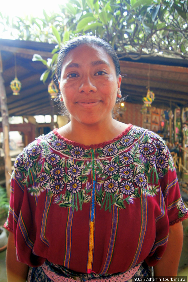Индеанка из племени майя Антигуа, Гватемала
